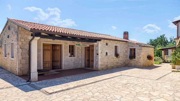 Uljara Al Torcio Novigrad Istra 50